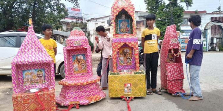 রথযাত্রার আনন্দে ছোটদের উচ্ছ্বাস, ছোট্ট রথে বড় উৎসব।