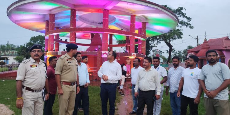 খারচি পূজার প্রস্তুতি চূড়ান্ত পর্যায়ে। আগামী ২২শে জুলাই শুরু হতে চলা উৎসবকে সামনে রেখে আজ চতুর্দশ দেবতা মন্দিরে নিরাপত্তা ও প্রস্তুতি খতিয়ে দেখলেন পশ্চিম জেলার জেলাশাসক ড. বিশাল কুমার।