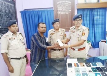 আধুনিক প্রযুক্তির ব্যবহারে উদ্ধার হল নিখোঁজ মোবাইল।
