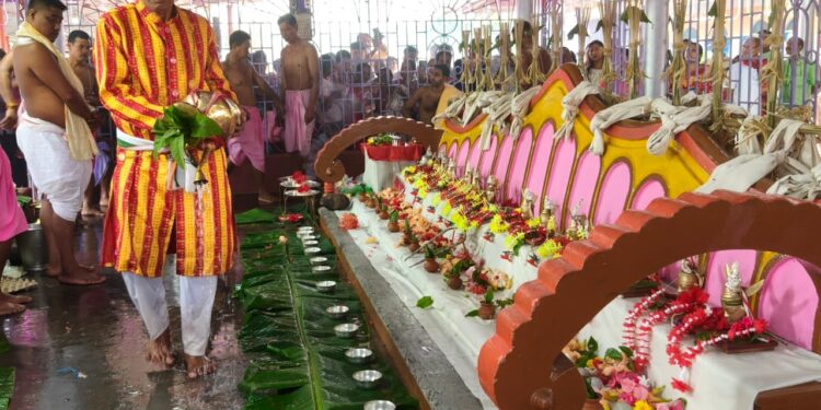 ধর্মীয় আচার-অনুষ্ঠান ও ঐতিহ্যের আবহে আজ থেকে শুরু হলো খার্চি পূজা ও মেলা। সকালেই পূজার মধ্য দিয়ে উৎসবের শুভ সূচনা, চলবে আগামী সাত দিন।