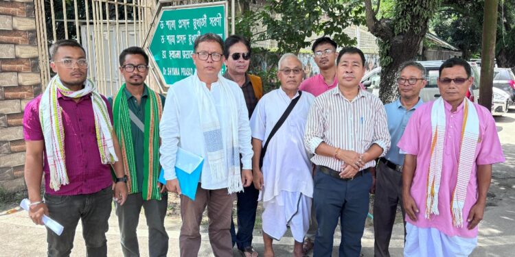 প্রথাগত জনজাতির স্বীকৃতি ও সাংবিধানিক অধিকার কার্যকর করার দাবিতে মুখ্যমন্ত্রীর দ্বারস্থ ১৯টি জনজাতি সংগঠনের প্রতিনিধি দল। বৈঠকে বিভিন্ন গুরুত্বপূর্ণ দাবি ও সমস্যার কথা তুলে ধরে দ্রুত ইতিবাচক পদক্ষেপের আবেদন জানান প্রতিনিধিরা।
