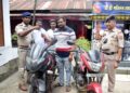 মহারাজগঞ্জ বাজার আউট পোস্ট পুলিশের তৎপরতায় উদ্ধার দুটি মোটরসাইকেল। ঘটনার বিস্তারিত জানালেন ইনচার্জ দীপঙ্কর দেবনাথ।