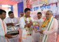 গুরু পূর্ণিমার পবিত্র দিনে গুরু বন্দনা ও সম্মাননায় একত্রিত হলেন ভক্তবৃন্দ।