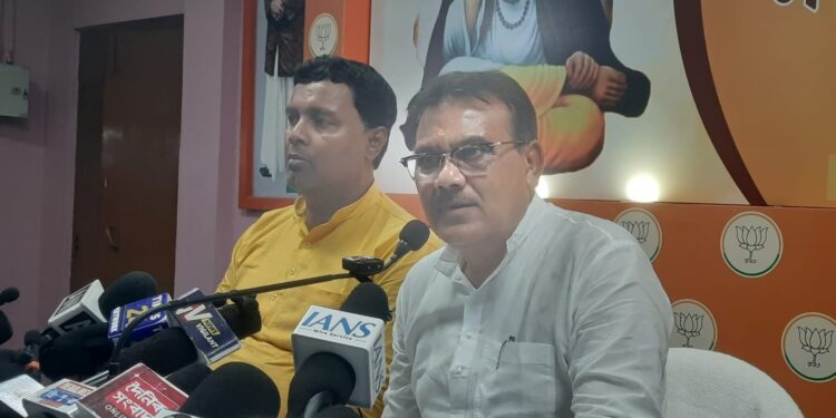 পরিত্যক্ত জুটমিলের জমিতে শিল্পায়নের নতুন দিগন্ত। আইটি শিল্প-সহ একাধিক আধুনিক শিল্প স্থাপনের উদ্যোগের কথা ঘোষণা করলেন মন্ত্রী প্রণজিৎ সিংহ রায়।