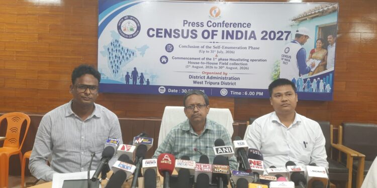 ১ আগস্ট থেকে শুরু হচ্ছে বাড়ি বাড়ি জনগণনা। প্রশাসনিক প্রস্তুতি সম্পন্ন, সমীক্ষকরা সংগ্রহ করবেন নাগরিকদের তথ্য।