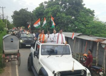 রামনগর বিধানসভা এলাকায় বিজেপি মণ্ডলের উদ্যোগে বর্ণাঢ্য তিরঙ্গা যাত্রা, উপস্থিত ছিলেন মেয়র দীপক মজুমদার সহ দলীয় নেতৃত্ব।