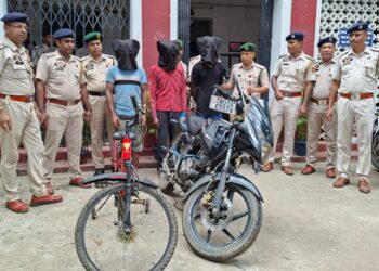 চুরি যাওয়া বাইক উদ্ধারে পশ্চিম আগরতলা থানার পুলিশের সাফল্য, পুলিশের জালে ৩ অভিযুক্ত চোর।