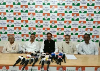 রাজ্য কংগ্রেসের সভাপতি আশিস কুমার সাহা ও প্রদেশ কংগ্রেসের দায়িত্বপ্রাপ্ত সপ্তগিরি উলাকার যৌথ সাংবাদিক সম্মেলন।