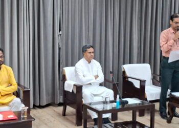 সোমনাথ মন্দিরে আগত দর্শনার্থীদের সঙ্গে সৌজন্য সাক্ষাৎ মুখ্যমন্ত্রীর।