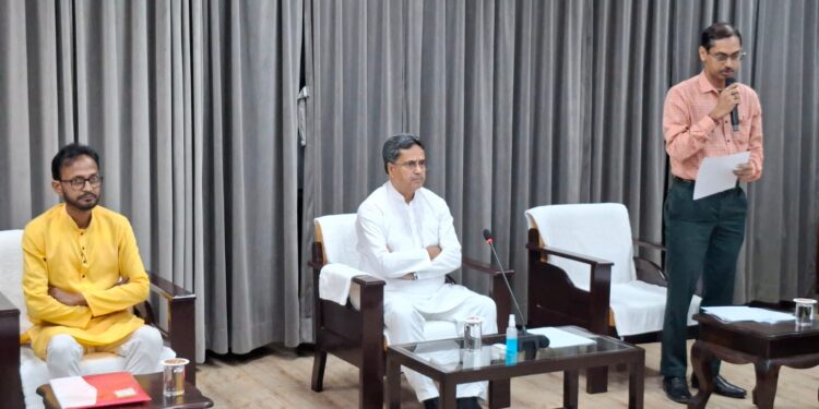 সোমনাথ মন্দিরে আগত দর্শনার্থীদের সঙ্গে সৌজন্য সাক্ষাৎ মুখ্যমন্ত্রীর।