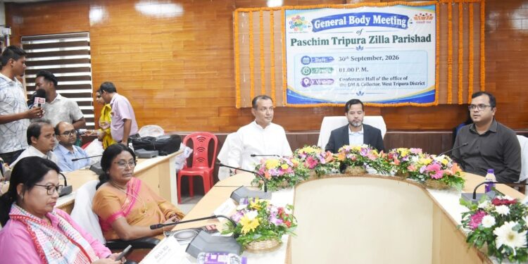 পশ্চিম ত্রিপুরা জেলা পরিষদের সাধারণ সভার বৈঠক অনুষ্ঠিত হল । পশ্চিম জেলা শাসকের কনফারেন্স হলে আয়োজিত এই বৈঠকে উপস্থিত ছিলেন মন্ত্রী শুক্লাচরণ নোয়াতিয়া, ভারপ্রাপ্ত সভাধিপতি বিশ্বজিৎ শীল, জেলা শাসক ডঃ বিশাল কুমার সহ সরকারি আধিকারিক ও জনপ্রতিনিধিরা।