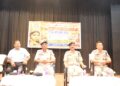 দুর্গাপূজাকে সামনে রেখে মুক্তধারায় পশ্চিম থানা এলাকার বিভিন্ন ক্লাবের সদস্যদের নিয়ে গুরুত্বপূর্ণ বৈঠক অনুষ্ঠিত হয়। বৈঠকে উপস্থিত ছিলেন পশ্চিম থানার ওসি, সদর এসডিপিও, ট্রাফিক ডিএসপি-সহ পুলিশ প্রশাসনের অন্যান্য আধিকারিকরা।