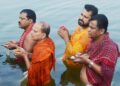 মহালয়ার পুণ্যপ্রভাতে চণ্ডীপাঠের সুরে ধ্বনিত হয় দেবী দুর্গার আগমনী বার্তা।  পিতৃপক্ষের অবসানে দেবীপক্ষের শুভ সূচনা, আকাশে-বাতাসে ছড়িয়ে পড়ে শারদীয়ার আবাহন। বীরেন্দ্রকৃষ্ণ ভদ্রের কণ্ঠে মহিষাসুরমর্দিনী, ঘাটে ঘাটে পিতৃপুরুষের উদ্দেশ্যে তর্পণ আর বাংলার প্রতিটি প্রান্তে শুরু হয় মা দুর্গাকে বরণ করে নেওয়ার প্রস্তুতি। 