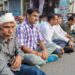 সাংবাদিকদের উপর হামলার প্রতিবাদে জিবি হাসপাতালের সামনে বিক্ষোভ। হামলাকারীদের অবিলম্বে গ্রেপ্তার ও দৃষ্টান্তমূলক শাস্তির দাবিতে রাস্তায় বসে প্রতিবাদে সামিল সাংবাদিকরা। 