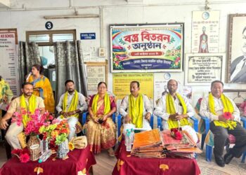 মানবিক উদ্যোগে উজ্জ্বল দৃষ্টান্ত গার্লস বোধজং উচ্চতর মাধ্যমিক বালিকা বিদ্যালয়ের শিক্ষক-শিক্ষিকারা।
