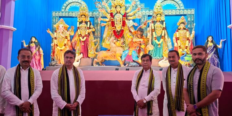 শারদোৎসবের শুভলগ্নে মাননীয়া মুখ্যমন্ত্রীর হাত ধরে শুভ উদ্বোধন হলো শিবনগর মডার্ন ক্লাব ও আমরা তরুণ দলের দুর্গাপুজো মণ্ডপের।