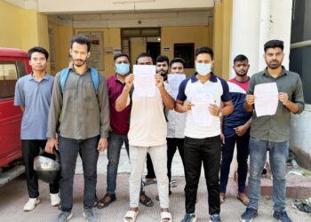 প্রায় পাঁচ বছর ধরে ঝুলে ফায়ারম্যান নিয়োগ প্রক্রিয়া! দফতরের অধিকর্তার সঙ্গে দেখা করেও মিলল না সমাধান, ফের হতাশ হয়ে খালি হাতে ফিরলেন চাকরিপ্রার্থীরা।